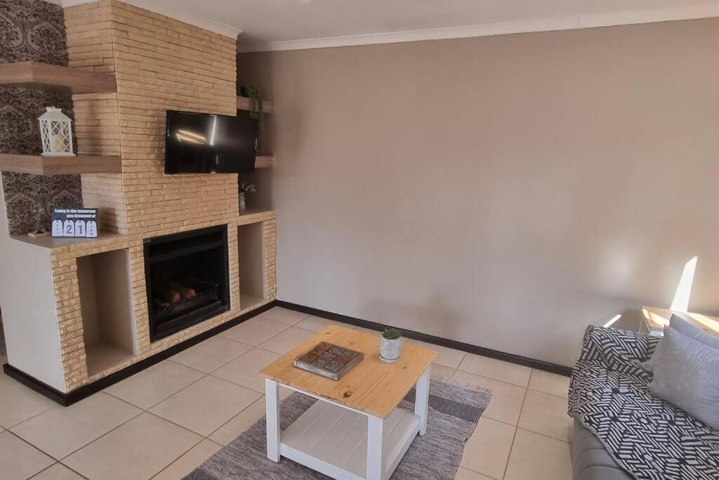 Spacious Cottage Mount Road Extérieur photo